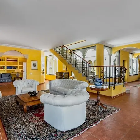 Villa Architectural Jewel Between Sea And Mountains